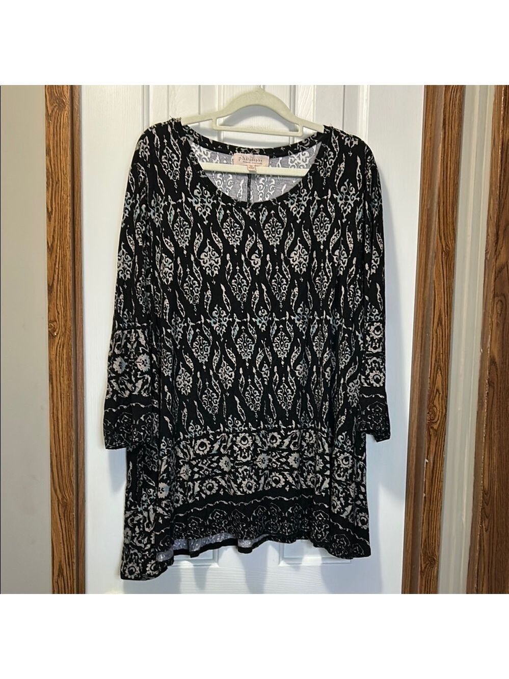 Philosophy Black and White Relaxed Tunic with Long Sleeves